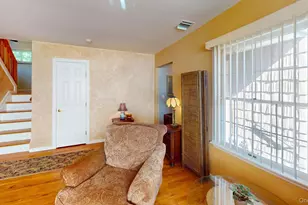 18 W Gaylore Dr, Amityville, NY 11701 - Photo 7