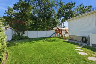 215 Walker St, West Babylon, NY 11704 - Photo 29