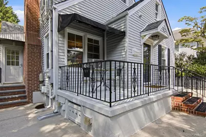 32 Franklin Avenue, Sea Cliff, NY 11579 - Photo 3