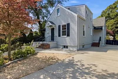 32 Franklin Avenue, Sea Cliff, NY 11579 - Photo 1