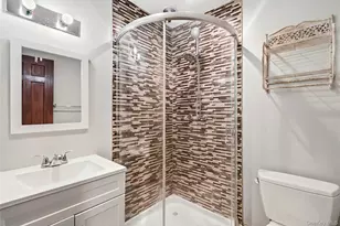 27 Amber Ln, Oyster Bay, NY 11771 - Photo 21