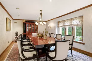 27 Amber Ln, Oyster Bay, NY 11771 - Photo 11
