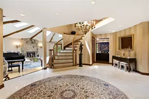 27 Amber Ln, Oyster Bay, NY 11771 - Photo 5