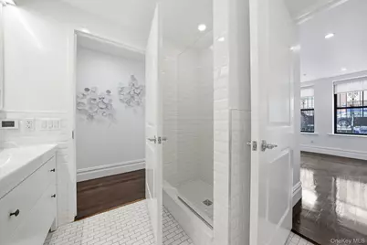 236 W 112th Street, New York, NY 10026 - Photo 9