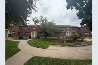 57-48 246th Crescent #C8, Little Neck, NY 11362 - Photo 1