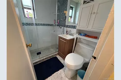 57-48 246th Crescent #C8, Little Neck, NY 11362 - Photo 5