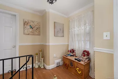 2563 Milburn Avenue, Baldwin, NY 11510 - Photo 15