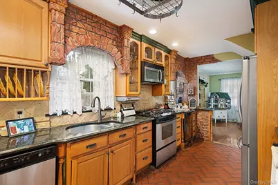 2563 Milburn Avenue, Baldwin, NY 11510 - Photo 7