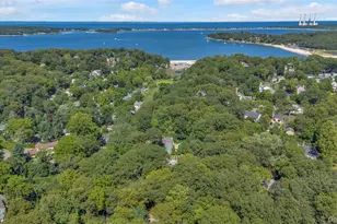 107 Fleets Cove Rd, Huntington, NY 11743 - Photo 29