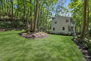 107 Fleets Cove Rd, Huntington, NY 11743 - Photo 27