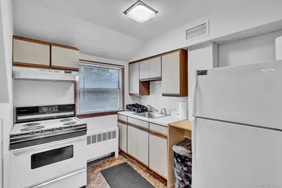 127 Decker Avenue, Merrick, NY 11566 - Photo 21