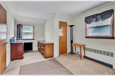 127 Decker Avenue, Merrick, NY 11566 - Photo 25