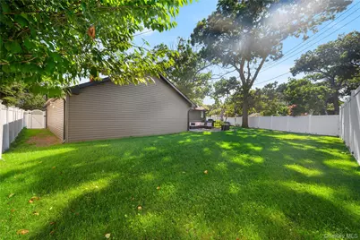 7 Tyrconnell Avenue, Massapequa, NY 11762 - Photo 45