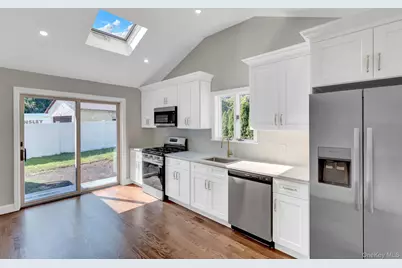71 Valentine Avenue, Glen Cove, NY 11542 - Photo 15