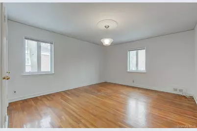 9 Wimbleton Lane, Great Neck, NY 11023 - Photo 15
