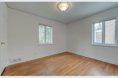 9 Wimbleton Lane, Great Neck, NY 11023 - Photo 19