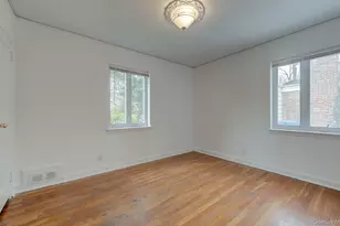 9 Wimbleton Ln, Great Neck, NY 11023 - Photo 19