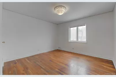 9 Wimbleton Lane, Great Neck, NY 11023 - Photo 21