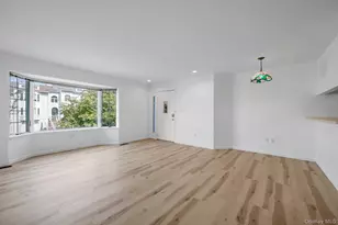242-07A Oak Park Dr, Douglaston, NY 11362 - Photo 3