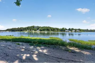 125 Horseshoe Road #Farm House, Mill Neck, NY 11765 - Photo 21