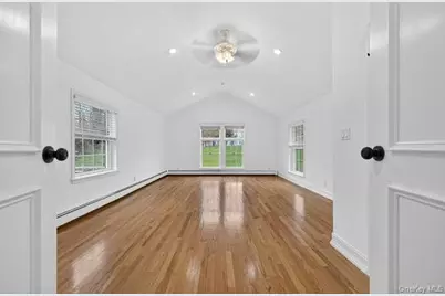125 Horseshoe Road #Farm House, Mill Neck, NY 11765 - Photo 11