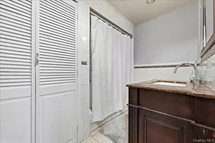 53 Larch Ave, Floral Park, NY 11001 - Photo 21