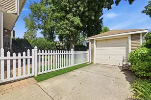 53 Larch Ave, Floral Park, NY 11001 - Photo 23