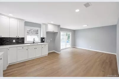 779 Peconic Avenue, West Babylon, NY 11704 - Photo 21