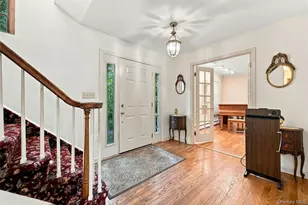 31 Sands Ln, Port Jefferson, NY 11777 - Photo 3