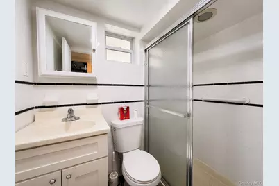 1374 Hobart Avenue, Bronx, NY 10461 - Photo 35