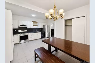 1374 Hobart Avenue, Bronx, NY 10461 - Photo 11