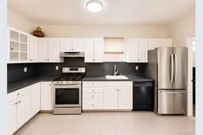 1374 Hobart Avenue, Bronx, NY 10461 - Photo 7