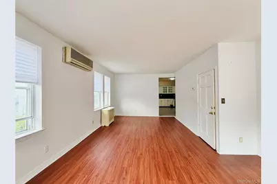 1374 Hobart Avenue, Bronx, NY 10461 - Photo 5