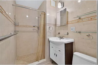 138-70 Elder Avenue #3L, Flushing, NY 11355 - Photo 19
