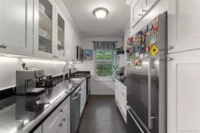 555 Broadway #3E, Hastings on Hudson, NY 10706 - Photo 3