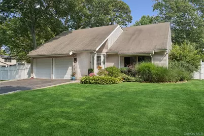 27 Sugarbush Lane, Coram, NY 11727 - Photo 1