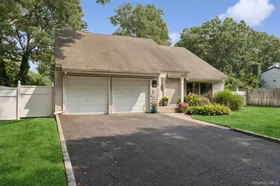 27 Sugarbush Lane, Coram, NY 11727 - Photo 35