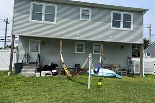 445 Albany Ave, Amityville, NY 11701 - Photo 15