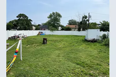 445 Albany Avenue, Amityville, NY 11701 - Photo 17