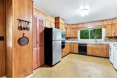 7 Overhill Road, New Rochelle, NY 10804 - Photo 9