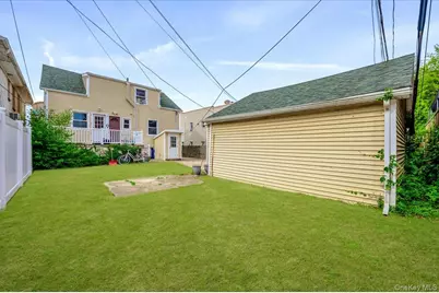 450 E Broadway, Long Beach, NY 11561 - Photo 17