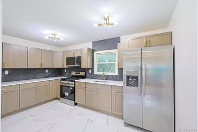 15 Fleetwood Drive, Newburgh, NY 12550 - Photo 7