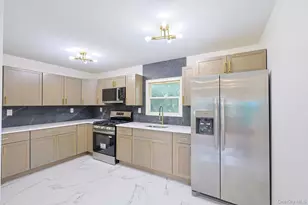 15 Fleetwood Dr, Newburgh, NY 12550 - Photo 7