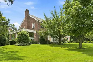 1 Shore Park Rd, Great Neck, NY 11023 - Photo 23