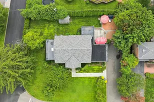 1 Shore Park Rd, Great Neck, NY 11023 - Photo 25
