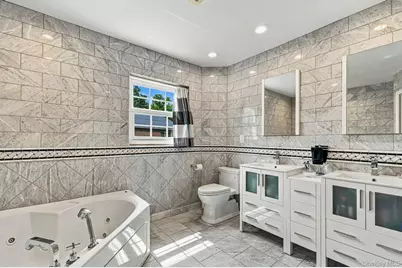 1 Shore Park Road, Great Neck, NY 11023 - Photo 15