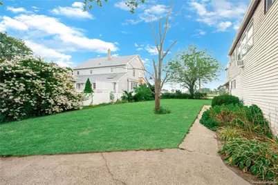 280 S Bayview Avenue, Amityville, NY 11701 - Photo 29