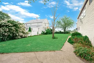 280 S Bayview Ave, Amityville, NY 11701 - Photo 29