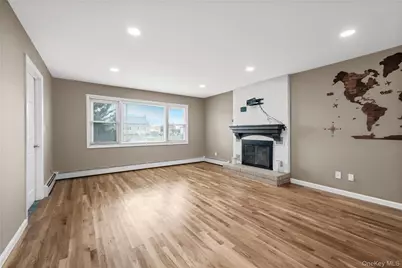 280 S Bayview Avenue, Amityville, NY 11701 - Photo 7