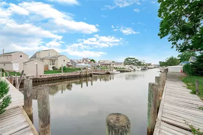 280 S Bayview Avenue, Amityville, NY 11701 - Photo 31